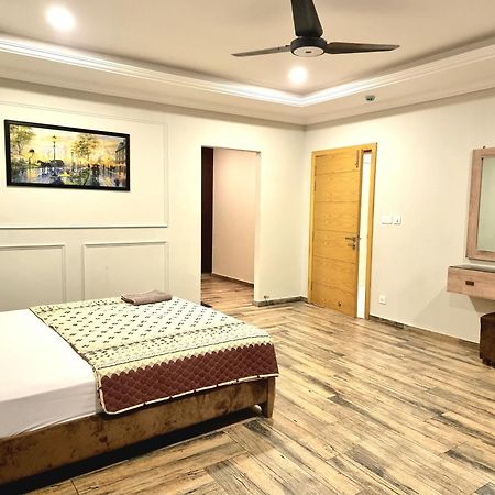 Executive Apartments In Bahria Heights Rawalpindi Room photo