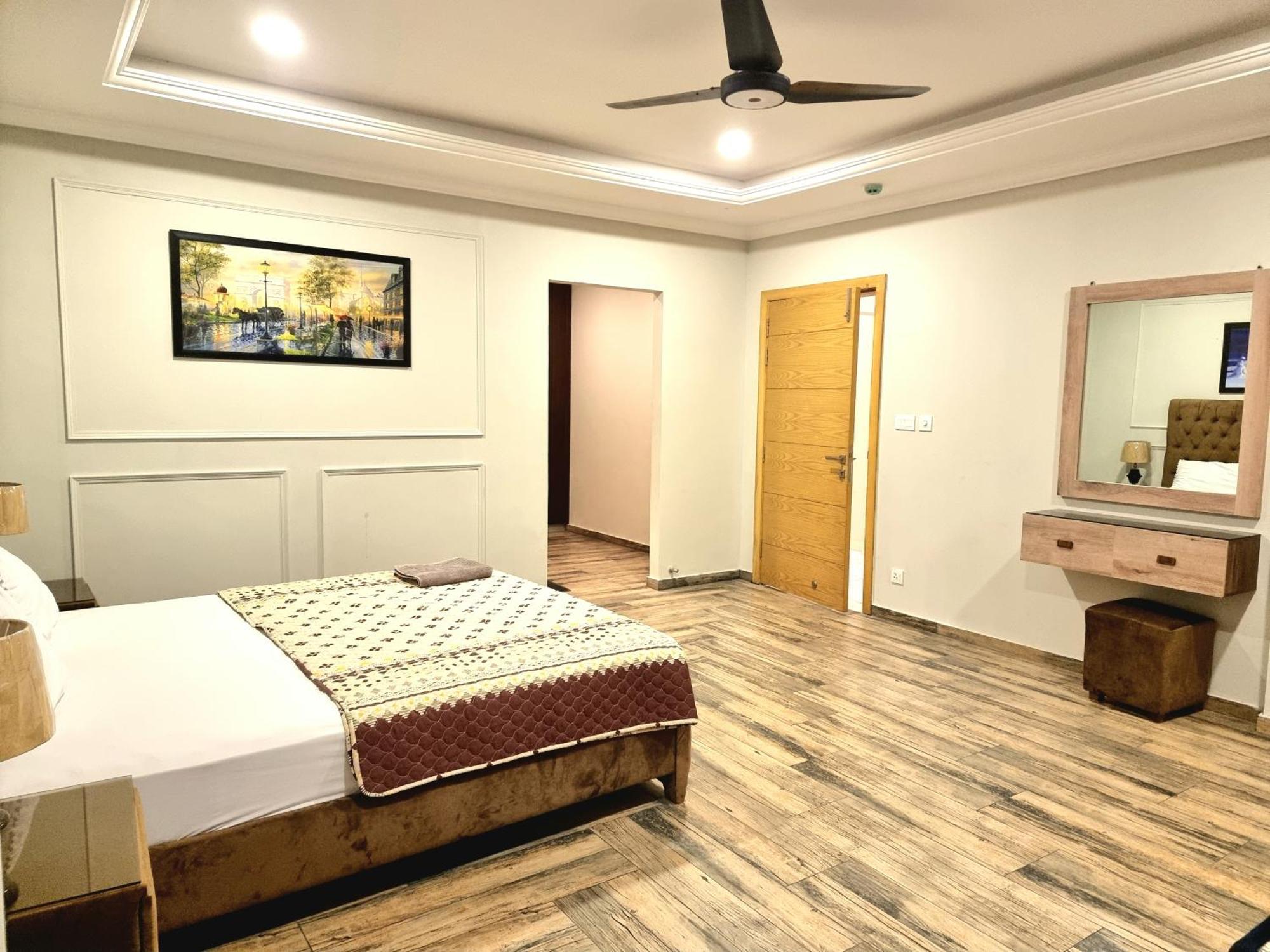 Executive Apartments In Bahria Heights Rawalpindi Room photo